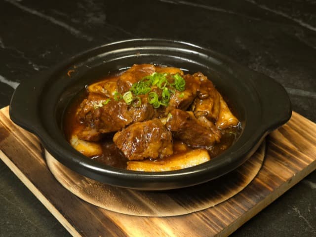 Beef Brisket Rice Roll Clay Pot