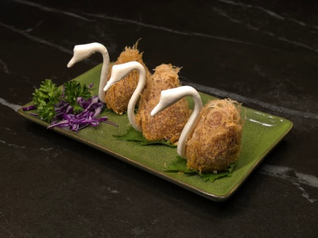Taro Pastry with Portuguese Sauce