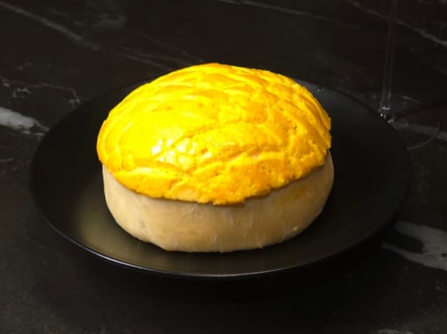 XL Pineapple Bun